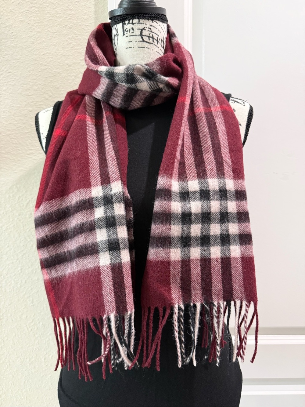 UGG Ozlife Australian Merino Wool Black Bordeaux Tartan Plaid Scarf